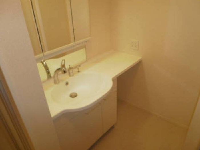 ��ʌ��������܎s�΋�����U���ڂ̃A�p�[�g�̐��ʏ�