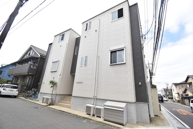 ��ʌ��������܎s����O���U����1737-26�̃A�p�[�g�̌����O��