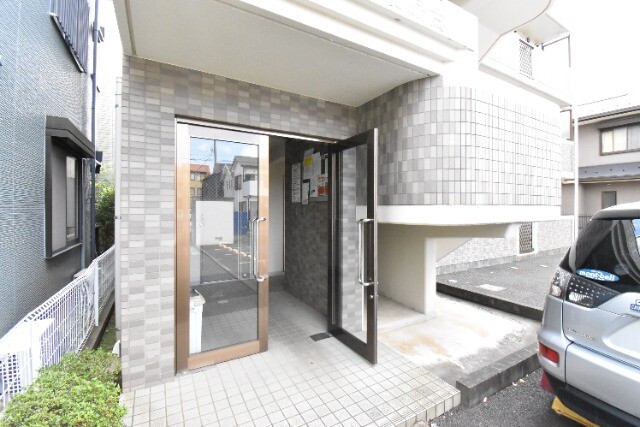 ��ʌ�����s�k����P���ڂ̃}���V�����̃G���g�����X