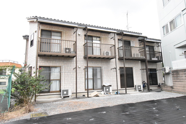 ��ʌ�����s�厚��573-1�̃A�p�[�g�̌����O��