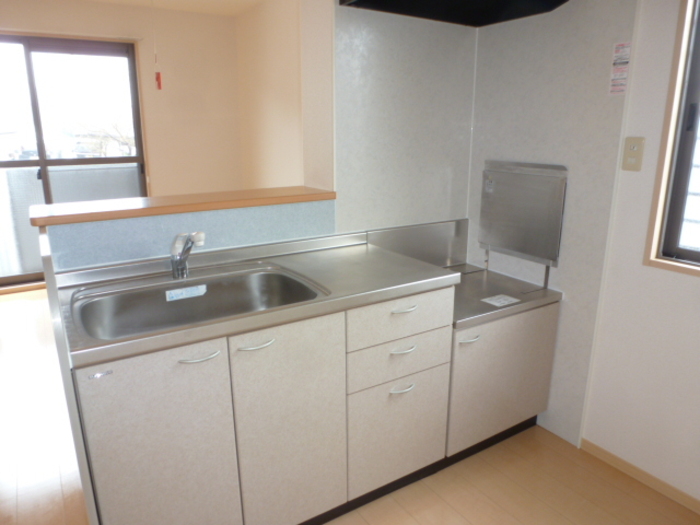 ��ʌ�����s������U���ڂ̃A�p�[�g�̃L�b�`��