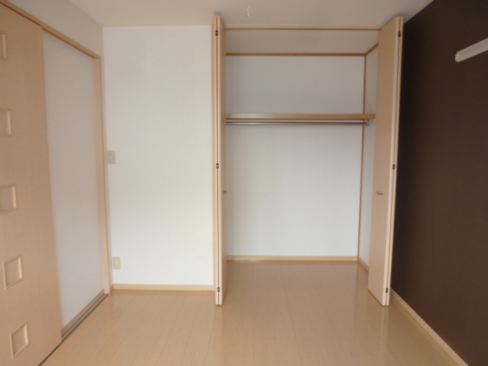 ��ʌ�����s������U���ڂ̃A�p�[�g�̎��[