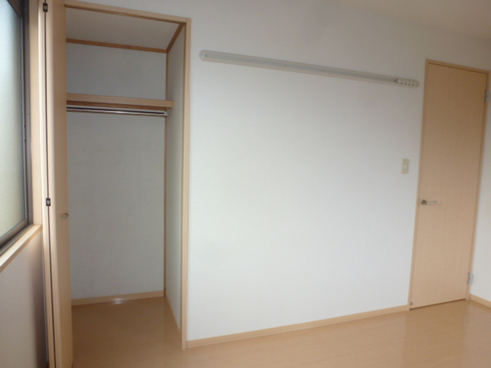 ��ʌ�����s������U���ڂ̃A�p�[�g�̎��[