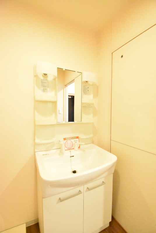 ��ʌ��z�J�s���C�N�^�E���W���ڂ̃}���V�����̐��ʏ�