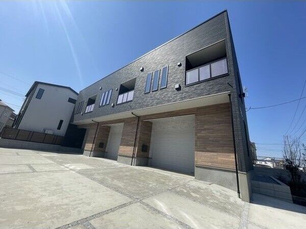 ��ʌ��������܎s�΋�厚���838-2�̃A�p�[�g�̌����O��