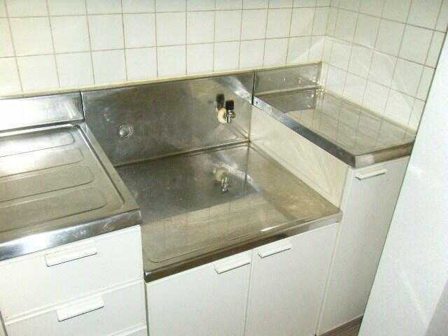 ��ʌ�����s�厚���s�̍��݂̃}���V�����̃L�b�`��