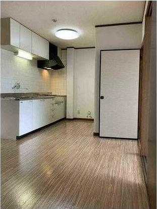 ��ʌ�����s�厚���s�̍��݂̃}���V�����̋����E���r���O