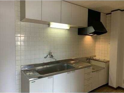 ��ʌ�����s�厚���s�̍��݂̃}���V�����̃L�b�`��