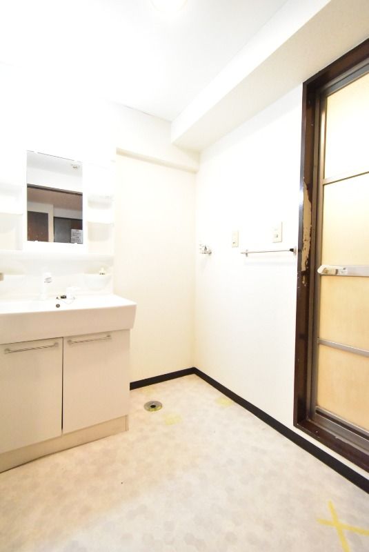 ��ʌ�����s�k����Q���ڂ̃}���V�����̐��ʏ�