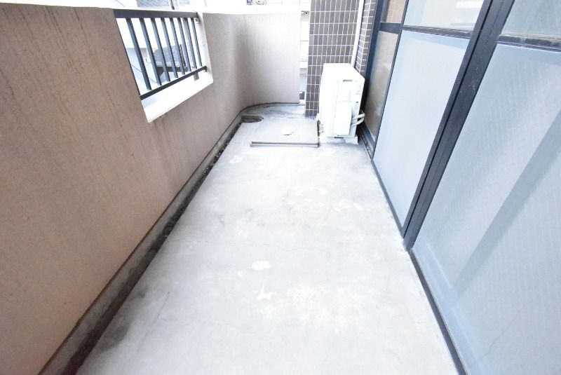 ��ʌ�����s�k����Q���ڂ̃}���V�����̃o���R�j�[