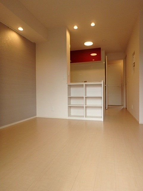 ��ʌ��������܎s�Y�a��̉ƂS���ڂ̃A�p�[�g�̋��ԁE���r���O