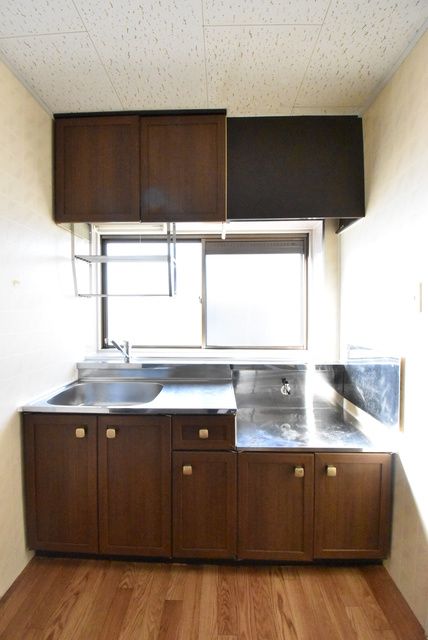 ��ʌ�����s�˒˓��Q���ڂ̃A�p�[�g�̃L�b�`��