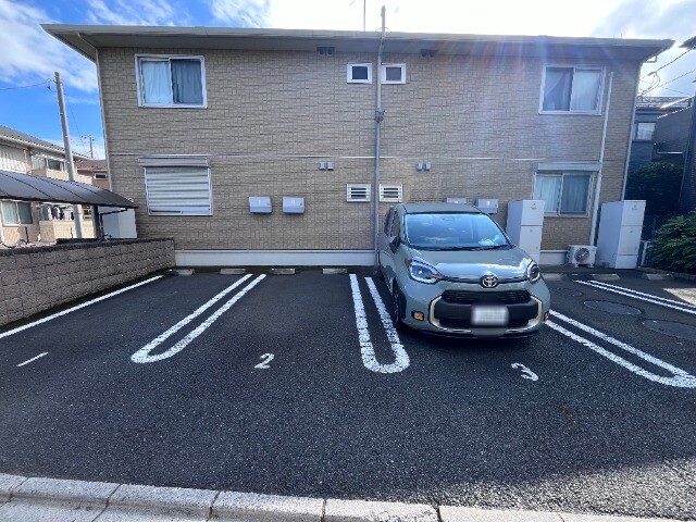 ��ʌ�����s�厚�����̃A�p�[�g�̒��ԏ�