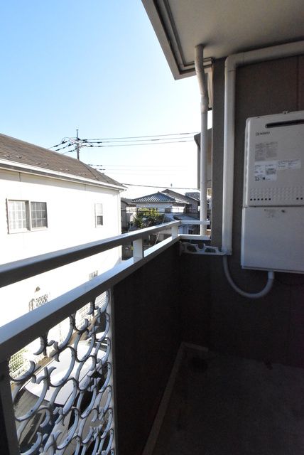 ��ʌ�����s�˒˓��Q���ڂ̃A�p�[�g�̃o���R�j�[