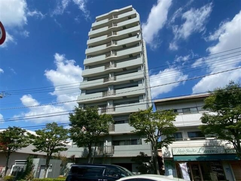 ��ʌ�����s�˒˓��R���ڂ̃}���V�����̌����O��