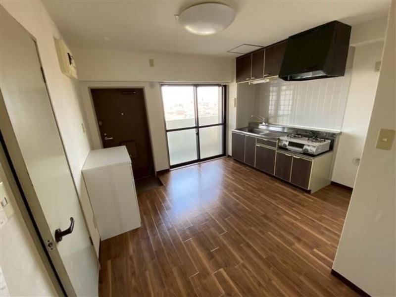 ��ʌ�����s�˒˓��R���ڂ̃}���V�����̋��ԁE���r���O