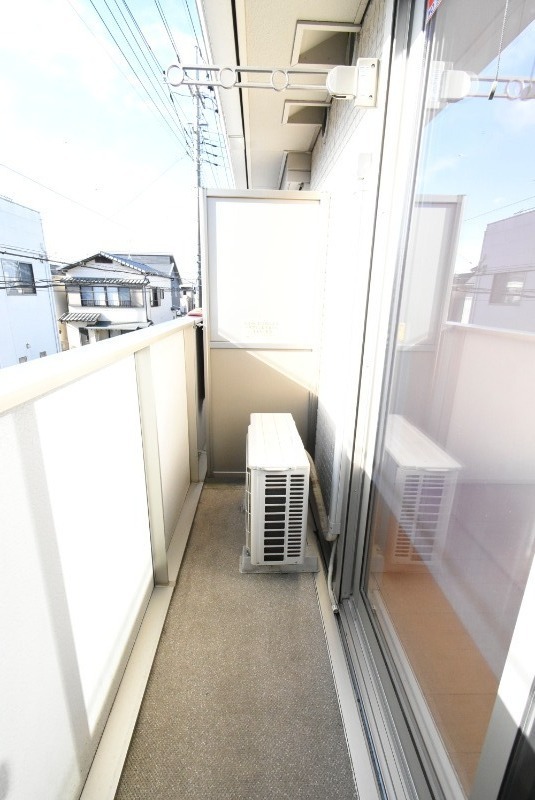 ��ʌ��������܎s�����擌��{�V���ڂ̃A�p�[�g�̃o���R�j�[