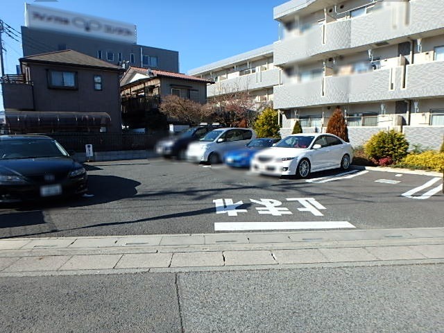 ��ʌ��������܎s�k��{�����P���ڂ̃}���V�����̒��ԏ�