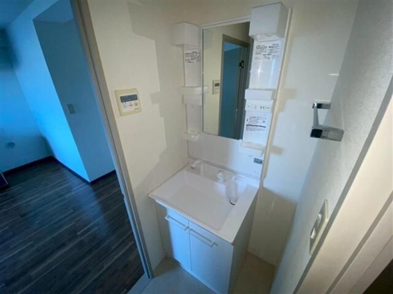 ��ʌ�����s�˒˓��R���ڂ̃}���V�����̐��ʏ�