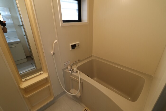 ��ʌ��������܎s�΋�n��Q���ڂ̃A�p�[�g�̃o�X