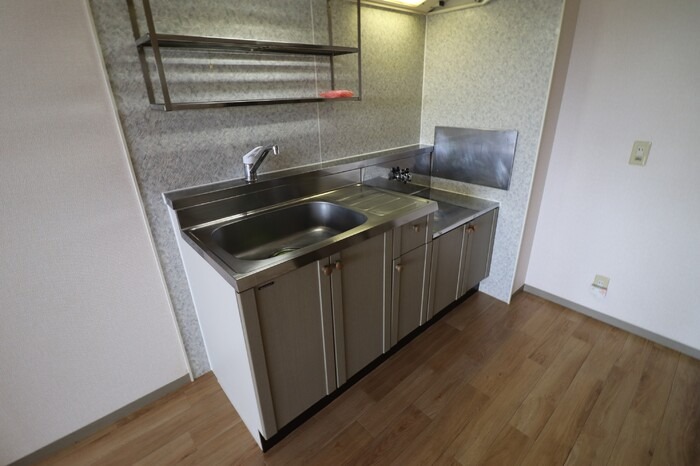 ��ʌ��������܎s�΋�n��Q���ڂ̃A�p�[�g�̃L�b�`��