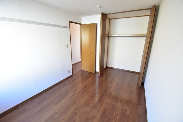 ��ʌ�����s�ђ��̃A�p�[�g�̂��̑������E�X�y�[�X