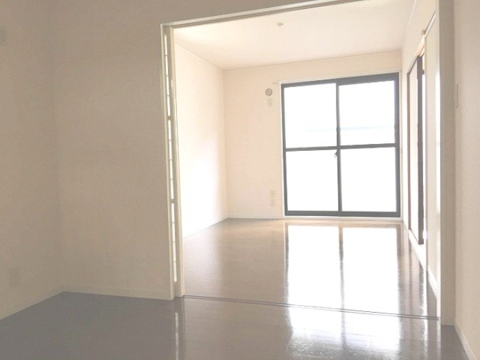 ��ʌ��������܎s�΋擌�Y�a�W���ڂ̃A�p�[�g�̋��ԁE���r���O