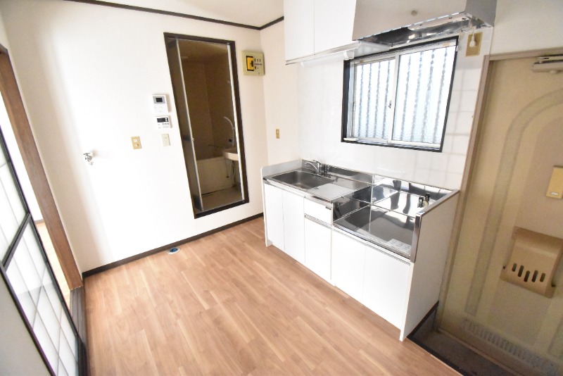 ��ʌ��������܎s�k��g�쒬�Q���ڂ̃A�p�[�g�̋��ԁE���r���O