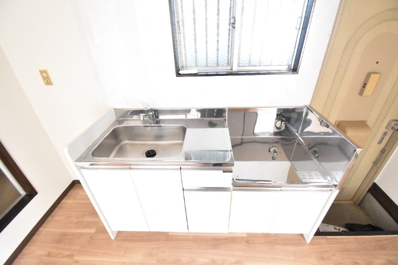 ��ʌ��������܎s�k��g�쒬�Q���ڂ̃A�p�[�g�̃L�b�`��