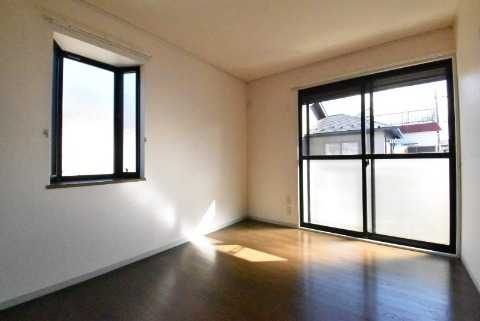 ��ʌ��������܎s�΋擌�Y�a�W���ڂ̃A�p�[�g�̋����E���r���O