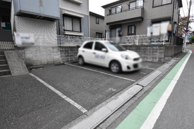 ��ʌ��������܎s�΋擌�Y�a�W���ڂ̃A�p�[�g�̒��ԏ�