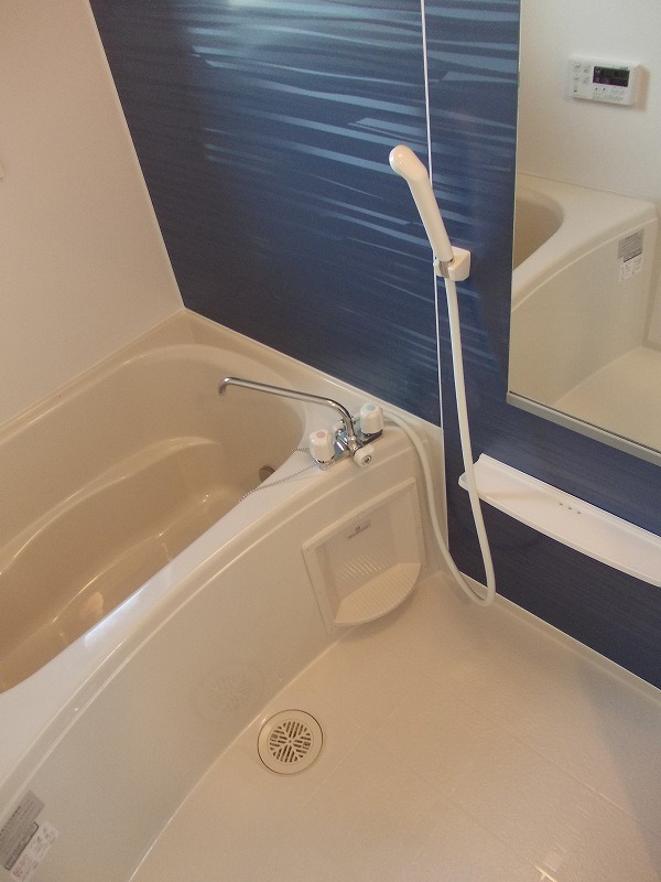 ��ʌ��z�J�s���C�N�^�E���U���ڂ̃A�p�[�g�̃o�X