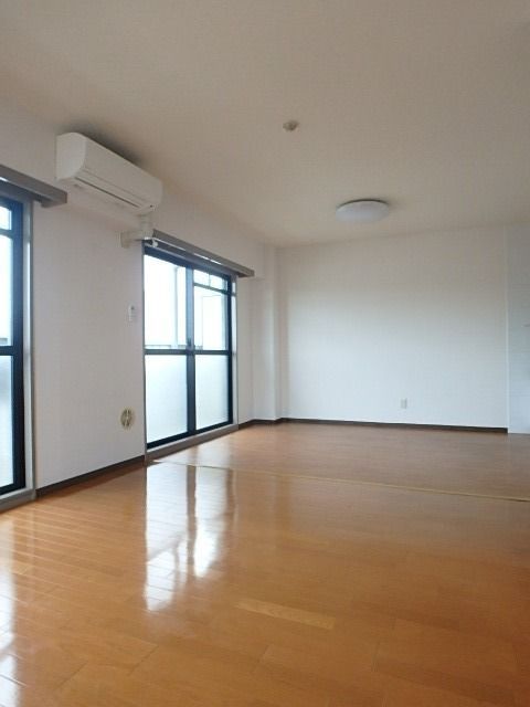 ��ʌ��������܎s�k��A�|���P���ڂ̃}���V�����̋��ԁE���r���O