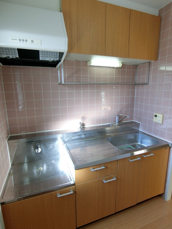 ��ʌ��������܎s������ۃ��蒬�̃}���V�����̃L�b�`��