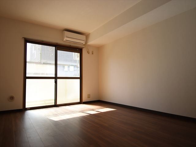 ��ʌ�����s�˒˂T���ڂ̃}���V�����̋��ԁE���r���O