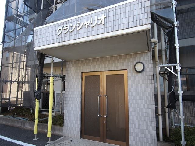 ��ʌ�����s�˒˂T���ڂ̃}���V�����̃G���g�����X