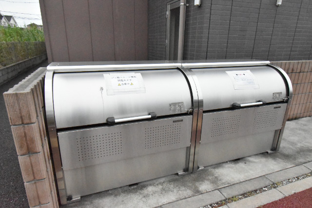 ��ʌ��������܎s�΋�����Q���ڂ̃A�p�[�g�̂��̑�