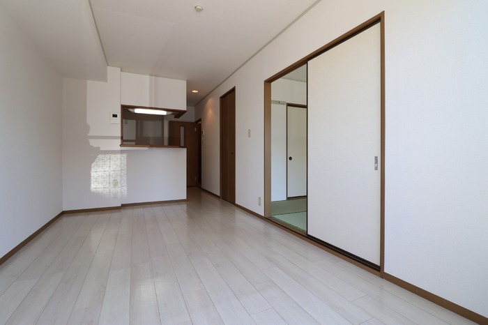 ��ʌ��������܎s����厚��v�ۗ̉Ƃ̃A�p�[�g�̋��ԁE���r���O