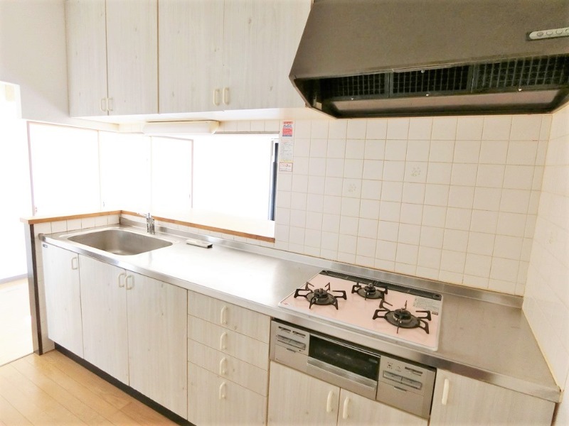 ��ʌ��������܎s������ۃ��蒬�̃}���V�����̃L�b�`��