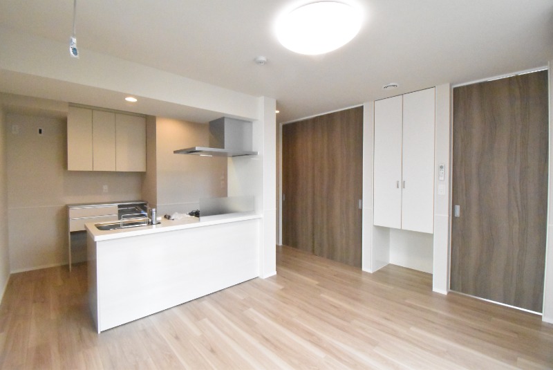 ��ʌ��������܎s�Y�a�挳���Q���ڂ̃}���V�����̋��ԁE���r���O