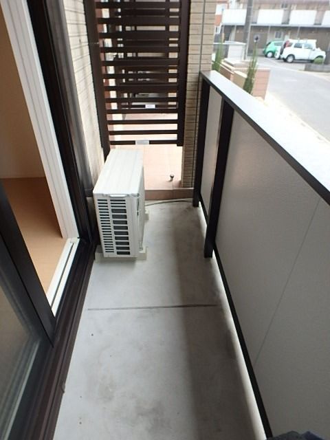 ��ʌ��������܎s��{��O���P���ڂ̃A�p�[�g�̃o���R�j�[