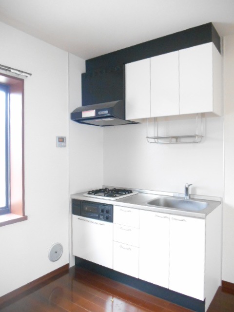 ��ʌ��������܎s�k��~�͒��̃A�p�[�g�̃L�b�`��