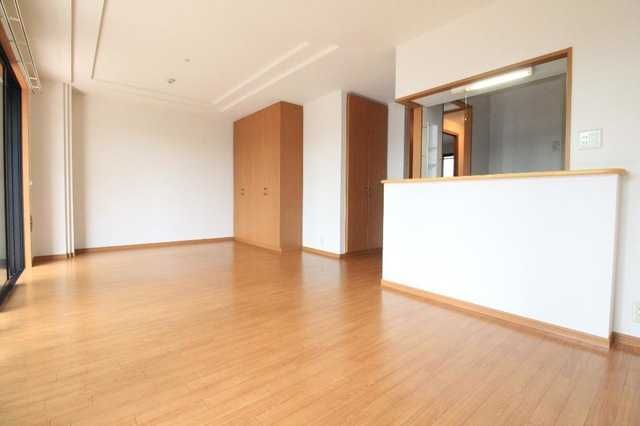 ��ʌ��z�J�s�V�z�J�Q���ڂ̃}���V�����̋��ԁE���r���O