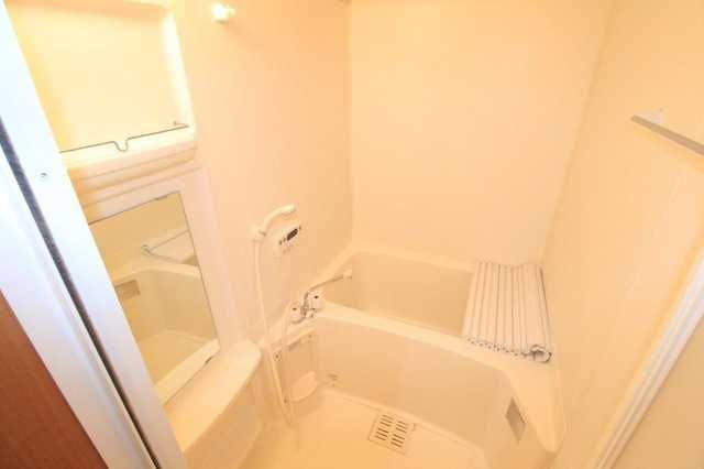 ��ʌ��z�J�s�V�z�J�Q���ڂ̃}���V�����̃o�X