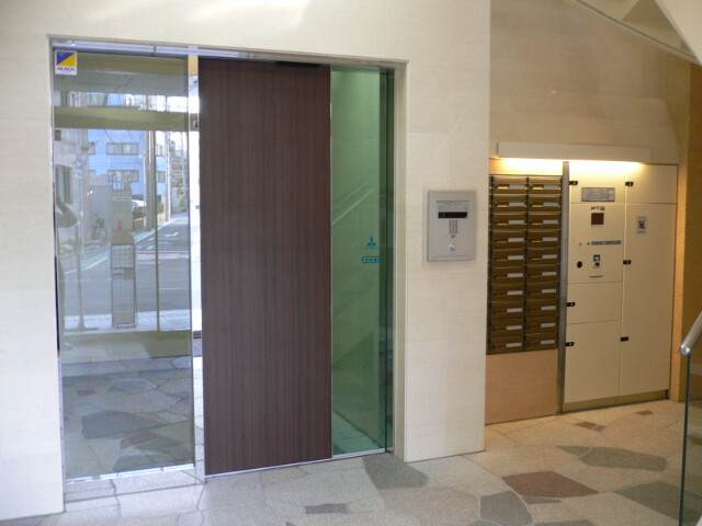 ��ʌ��������܎s��{����ؒ��S���ڂ̃}���V�����̃G���g�����X