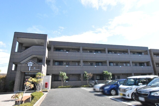 ��ʌ��z�J�s�V�z�J�Q���ڂ̃}���V�����̒��ԏ�