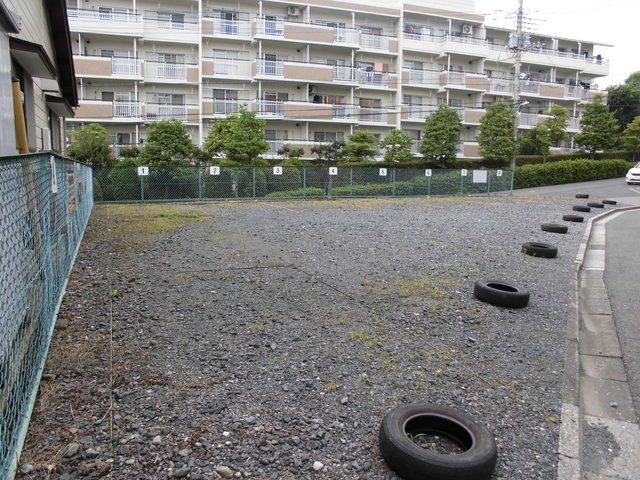 ��ʌ��������܎s�΋擌�Y�a�Q���ڂ̃}���V�����̒��ԏ�