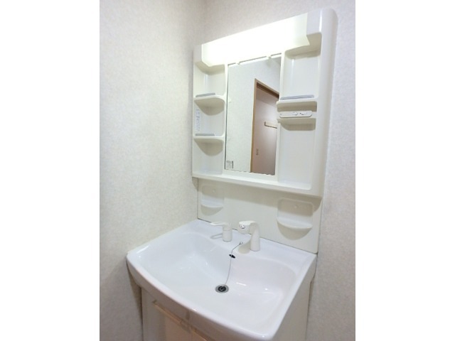 ��ʌ��������܎s��{��{���R���ڂ̃}���V�����̐��ʏ�