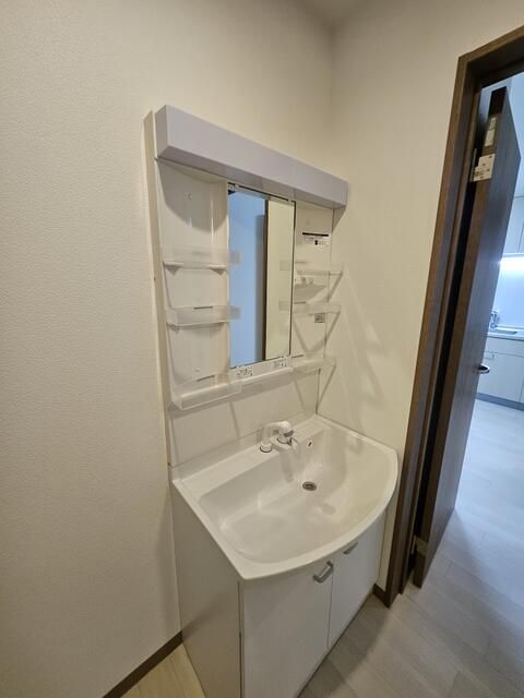 ��ʌ��������܎s�����擌��{�V���ڂ̃A�p�[�g�̐��ʏ�