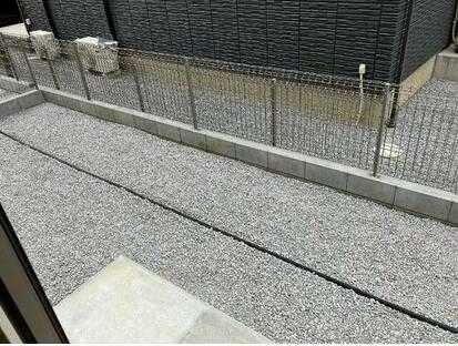 ��ʌ�����s�厚����̃A�p�[�g�̃o���R�j�[